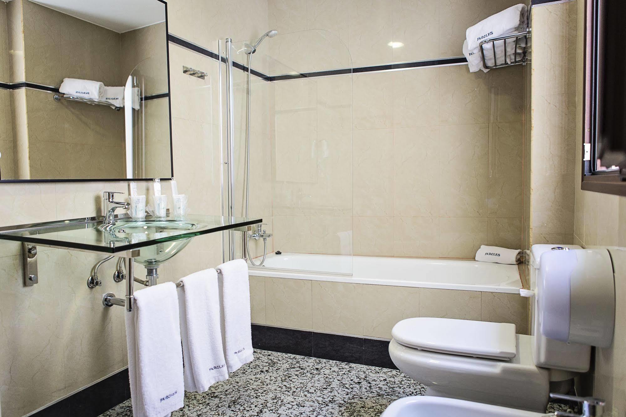 Hotel De Los Faroles Córdoba Eksteriør billede